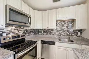 302 Canton Ct, Sun City Center, FL 33573 - Photo 11