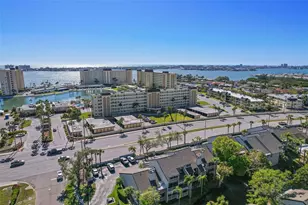 4550 Cove Cir, Saint Petersburg, FL 33708 - Photo 43