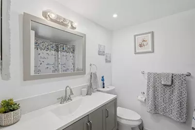 4550 Cove Circle #808, Saint Petersburg, FL 33708 - Photo 17