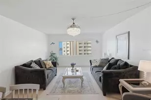 4550 Cove Cir, Saint Petersburg, FL 33708 - Photo 9