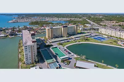 4550 Cove Circle #808, Saint Petersburg, FL 33708 - Photo 35