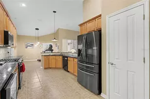 8937 Aberdeen Creek Cir, Riverview, FL 33569 - Photo 11