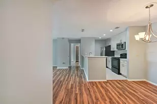 9481 Highland Oak Dr, Tampa, FL 33647 - Photo 5
