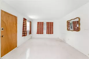 12312 N 27th St, Tampa, FL 33612 - Photo 5