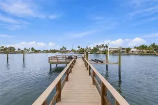 2440 S Shore Dr SE, Saint Petersburg, FL 33705 - Photo 51