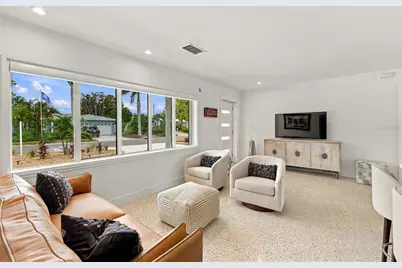 2440 S Shore Drive SE, Saint Petersburg, FL 33705 - Photo 17