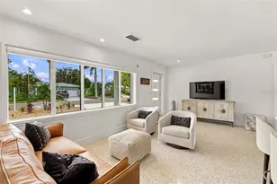 2440 S Shore Dr SE, Saint Petersburg, FL 33705 - Photo 17