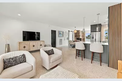 2440 S Shore Drive SE, Saint Petersburg, FL 33705 - Photo 7
