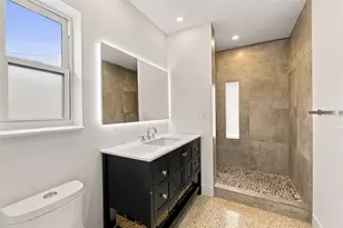 2440 S Shore Dr SE, Saint Petersburg, FL 33705 - Photo 27