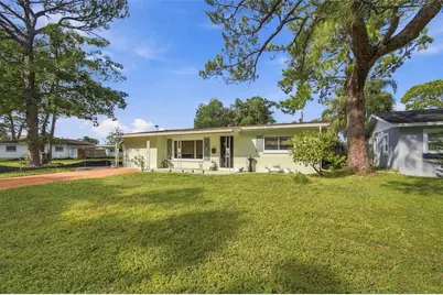 9010 1st Street N, Saint Petersburg, FL 33702 - Photo 5