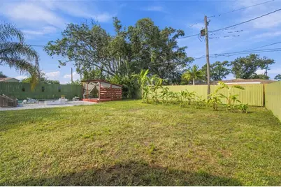 9010 1st Street N, Saint Petersburg, FL 33702 - Photo 41