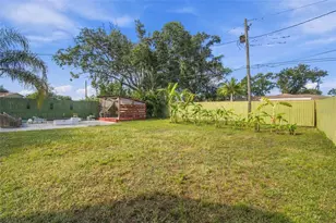 9010 1st St N, Saint Petersburg, FL 33702 - Photo 41