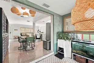 9010 1st St N, Saint Petersburg, FL 33702 - Photo 23
