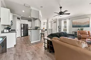 2333 Tanbark Ridge Pl, Plant City, FL 33563 - Photo 9