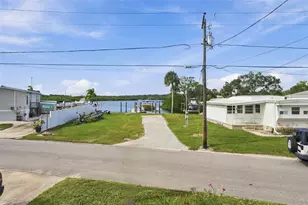 804 Riverview Ln, Tarpon Springs, FL 34689 - Photo 25