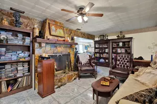 1426 62nd Ave N, Saint Petersburg, FL 33702 - Photo 3