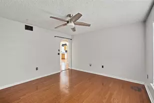 12927 Lake Vista Dr, Gibsonton, FL 33534 - Photo 19