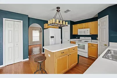 12927 Lake Vista Drive, Gibsonton, FL 33534 - Photo 9