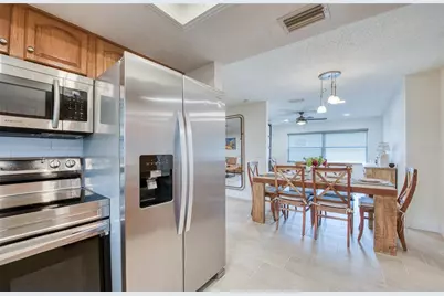 643 Southwest Boulevard N, Saint Petersburg, FL 33703 - Photo 15