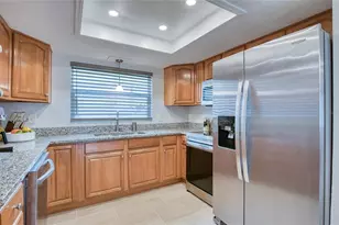 643 Southwest Boulevard N, Saint Petersburg, FL 33703 - Photo 11
