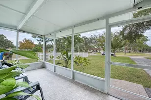 643 Southwest Boulevard N, Saint Petersburg, FL 33703 - Photo 5