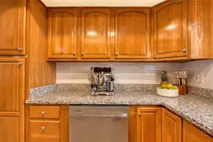 643 Southwest Boulevard N, Saint Petersburg, FL 33703 - Photo 13