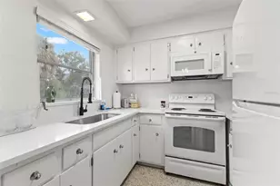 800 Beach Dr NE, Saint Petersburg, FL 33701 - Photo 13