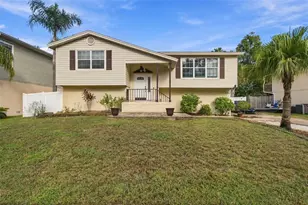 915 Lynnlea Ln, Tarpon Springs, FL 34689 - Photo 3
