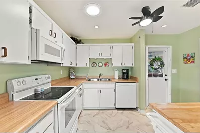 215 Genet Court, Sun City Center, FL 33573 - Photo 19