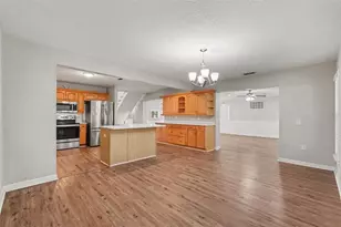 126 Goins Dr, Seffner, FL 33584 - Photo 7
