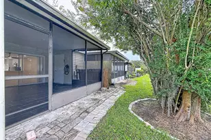 16110 Rambling Vine Dr W, Tampa, FL 33624 - Photo 43