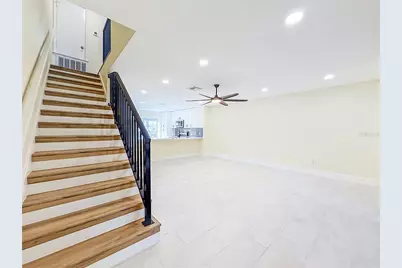 16110 Rambling Vine Dr W, Tampa, FL 33624 - Photo 3