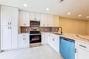 16110 Rambling Vine Dr W, Tampa, FL 33624 - Photo 17