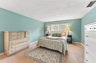 15801 Country Lake Dr, Tampa, FL 33624 - Photo 19