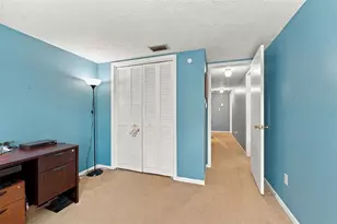 15801 Country Lake Dr, Tampa, FL 33624 - Photo 27