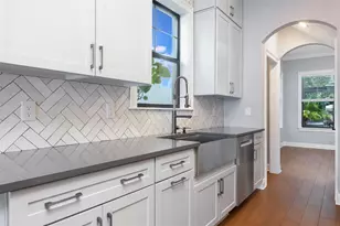 555 26th Ave N, Saint Petersburg, FL 33704 - Photo 9