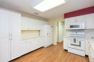 2219 Shadehill Ct, Tampa, FL 33612 - Photo 17