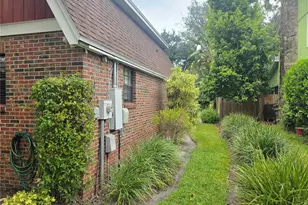 2219 Shadehill Ct, Tampa, FL 33612 - Photo 5