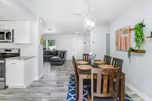 5005 E 110th Ave, Tampa, FL 33617 - Photo 9