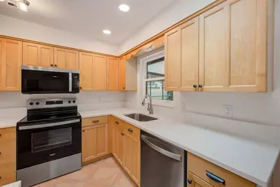 13331 Hacienda Drive, Largo, FL 33774 - Photo 5