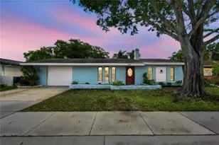 1813 Driftwood Cir N, Oldsmar, FL 34677 - Photo 1
