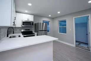 14906 N Bayshore Dr, Madeira Beach, FL 33708 - Photo 17