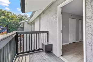 205 Poinsettia Pine Ct, Tampa, FL 33612 - Photo 15