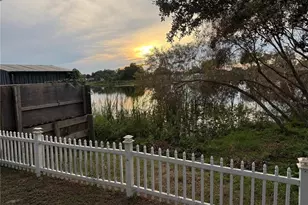 12418 Queensland Ln, Tampa, FL 33625 - Photo 7