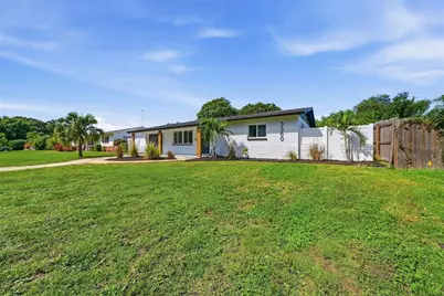 3360 70 Street N, Saint Petersburg, FL 33710 - Photo 7