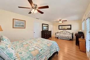 8075 112th St, Seminole, FL 33772 - Photo 13
