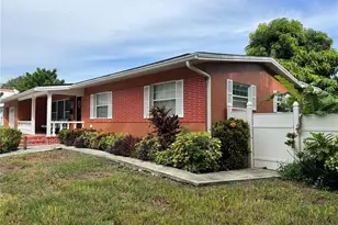 401 46th Ave S, Saint Petersburg, FL 33705 - Photo 3