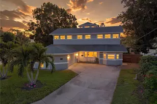 874 Serpentine Dr S, Saint Petersburg, FL 33705 - Photo 1