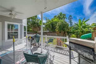 874 Serpentine Dr S, Saint Petersburg, FL 33705 - Photo 51
