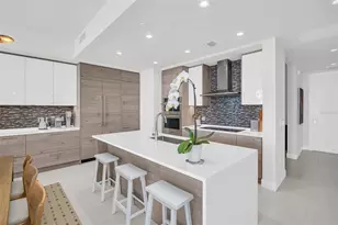 301 1st St S, Saint Petersburg, FL 33701 - Photo 15